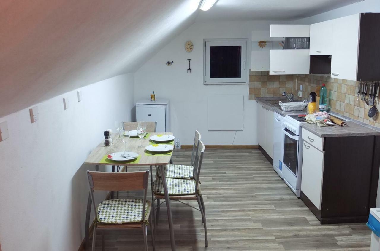 Apartman75 Tisnov Luaran gambar
